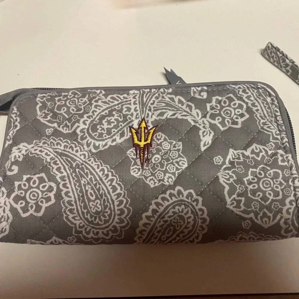New Vera Bradley Arizona State Wristlet